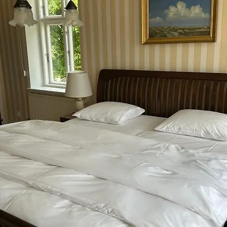 Hotel Aarøsund 4*