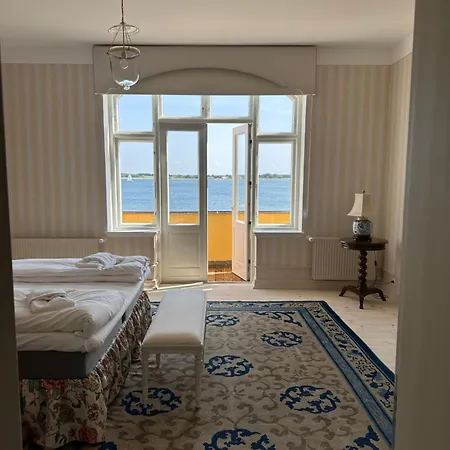 Aarøsund Hotel 4*
