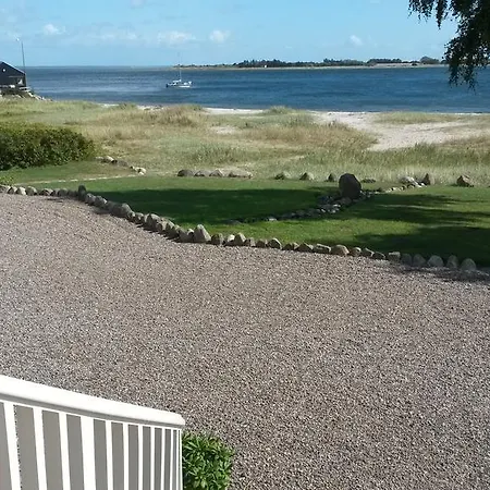 Отель Aarosund Хадерслев